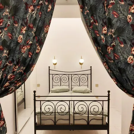 Danube Elegance דירה *